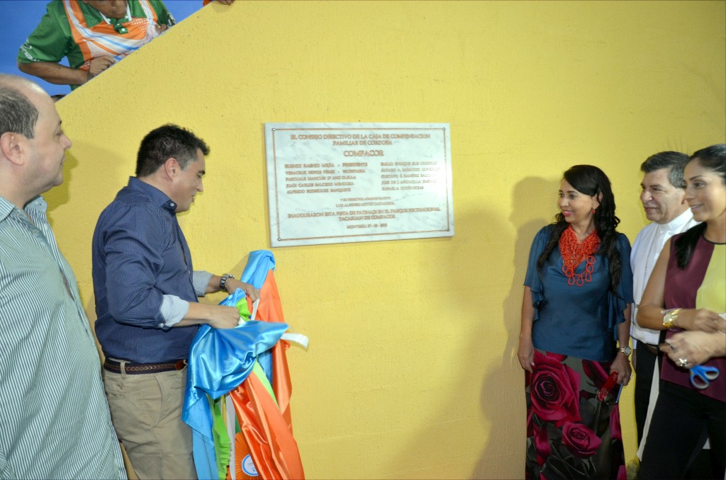 a Comfacor inauguró pista de patinaje 020