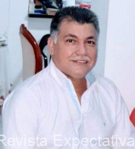 El doctor Elias Spir Peñafiel, hoy Viernes 15 de Agosto 2025, está cumpliendo un año más de Vida