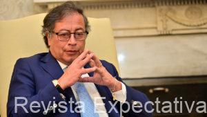 ‘Hacer un esfuerzo latinoamericano por el libro, me parece fundamental’: presidente Gustavo Petro en lanzamiento de la colección ‘25 por 25’