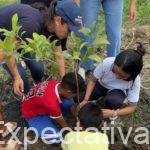 “Sembrando vidas”: Los Niños de Montería celebran el Día de la Tierra sembrando árboles