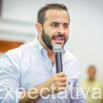 Erasmo Zuleta Bechara   @ErasmoZB  Gracias al trabajo conjunto con el  @MinTransporteCo , la  @ANI_Colombia , la  @monterialcaldia , la  @PoliciaDECOR y los gremios, evitamos el paro transportador anunciado para hoy. Sin embargo hoy continúan los bloqueos anunció el Gobernador.