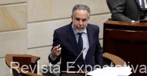 GOBIERNO 30 sept 2025 – 11:54 a. m. •	 Gobierno apunta a Constituyente ante supuesto bloqueo a reforma de la salud El ministro del Interior, Armando Benedetti, confirmó que el freno del articulado en el Congreso abre el camino para un cambio constitucional.
