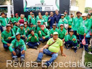 Alcalde Hugo Kerguelén del lado de los recicladores. Asociaciones reciben equipos  para fortalecer su labor y generar empleo