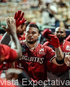 NOTICIA DEPORTIVA: …. El Beísbolista Colombiano Jordan Díaz, se destaca en el Béisbol de República Dominicana: … Jordan Díaz batea jonrón y los Gigantes dividen honores con el Escogido Los Nordestanos se impusieron con marcador de 10-2 en el choque complementario de la doble jornada … BUE ESA …