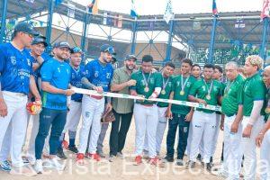 Erasmo Zuleta Bechara transforma el deporte rural con la inauguración del estadio de sóftbol y béisbol menor del corregimiento Santa Isabel en Montería