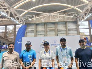 Llegan al aeropuerto Los Garzones las primeras delegaciones internacionales de los VII Juegos Escolares Centroamericanos y del Caribe Córdoba 2025. Las competencias comienzan mañana domingo y se hizo la rueda de Prensa con la Ministra del Deporte Patricia López Cruz.