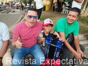 En el Festival de Acordeoneros y Compositores de Chinú, siguen sonando cajas, Guacharacas y acordeones, entre los participantes Chemita ramos Rey Vallenato rama profesional, Sergio «Checho» Galván en la categoría infantil