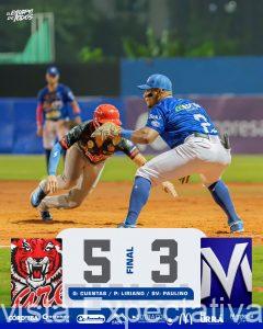 Tigres de Cartagena  volvió a ganarle a Vaqueros de Montería 5 carreras a 3