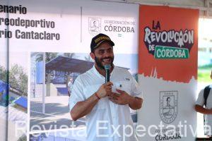 Gobernador Erasmo Zuleta celebró la Navidad con obras en Cantaclaro: pavimento nuevo e inicio de escenario recreo deportivo