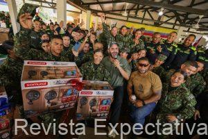 En Navidad, gobernador Erasmo Zuleta rindió homenaje a la Fuerza Pública en el Alto Sinú