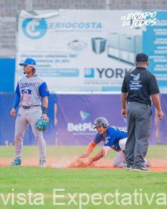 Vaqueros vence a Caimanes 2 carreras a 1, fue un partido cerrado  y se lleva la serie en casa